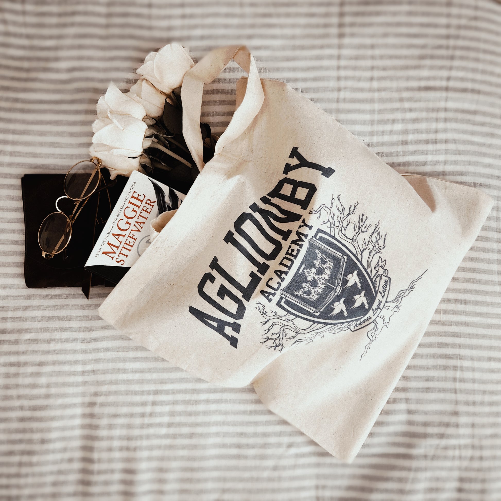 Aglionby Tote bag on a bed